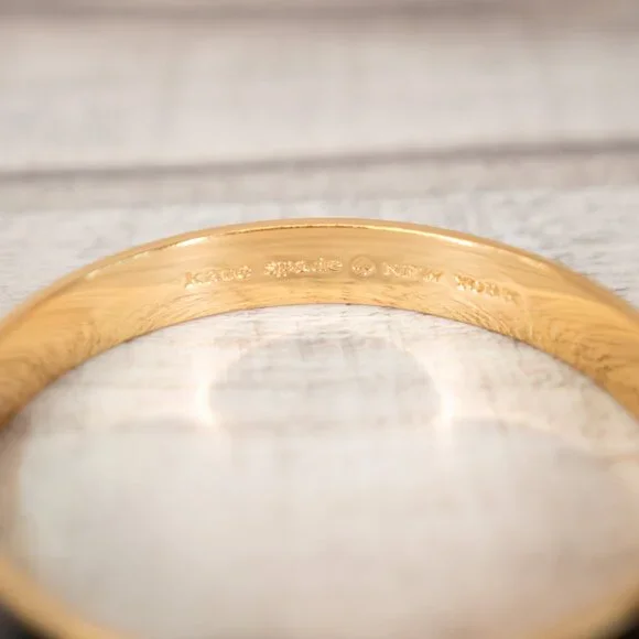 Kate Spade New York Black Enamel Gold Plated Ace Of Spade Bangle Bracelet - Picture 2 of 2